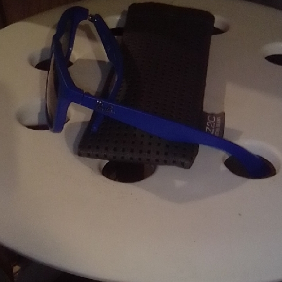 Kid's Ray-Ban Blue Sunglasses - Picture 2 of 3